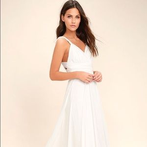 Lulu’s white maxi dresss, flowy wedding dress